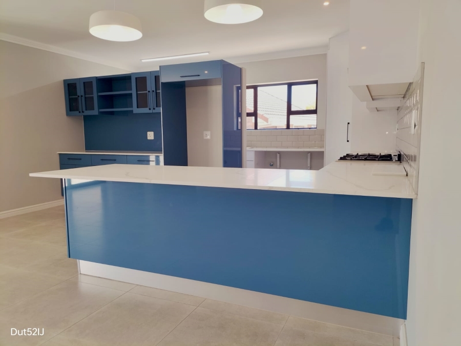 3 Bedroom Property for Sale in Fraaiuitsig Western Cape